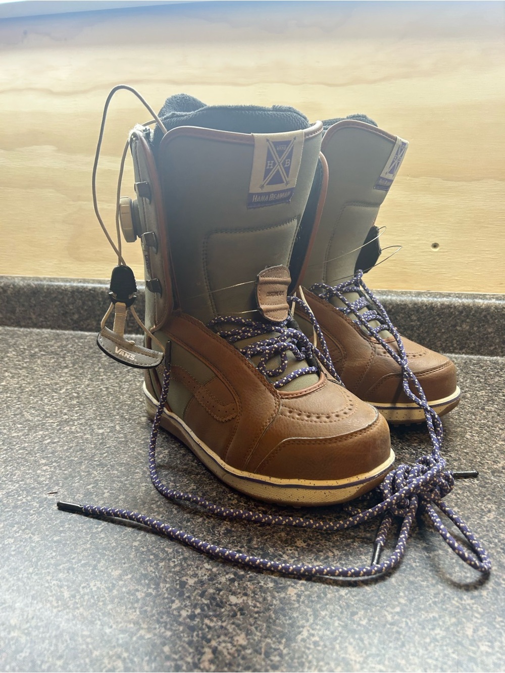 Women’s snowboard vans boots Hannah beaman